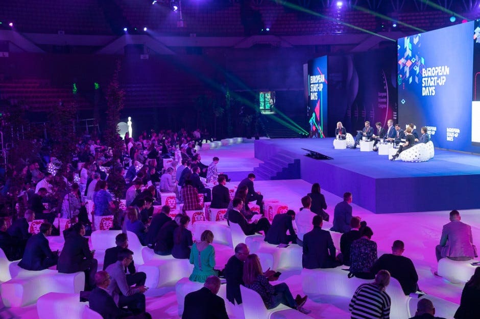 How to tackle public speaking as a software developer? | by Jakub Kapuscik | Level Up Coding